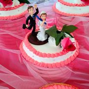 Pastelería La Golosa pastel de boda con muñecos